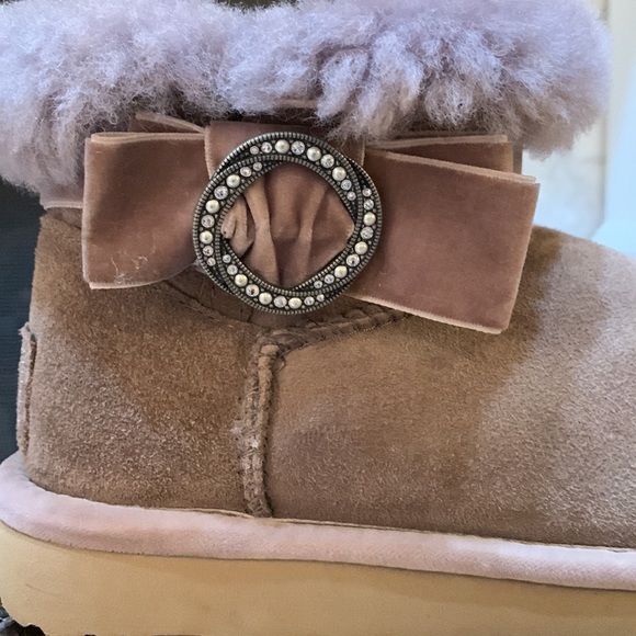 Light brown UGG boots with bling detail on bow and UGG name - Picture 2 of 6